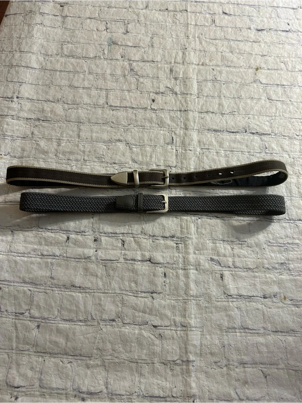 LOT OF (2) MEN NEUTRAL COLOR BELTS GREY STRETCH & TAUPE/TAN FABRIC SILVER TONE